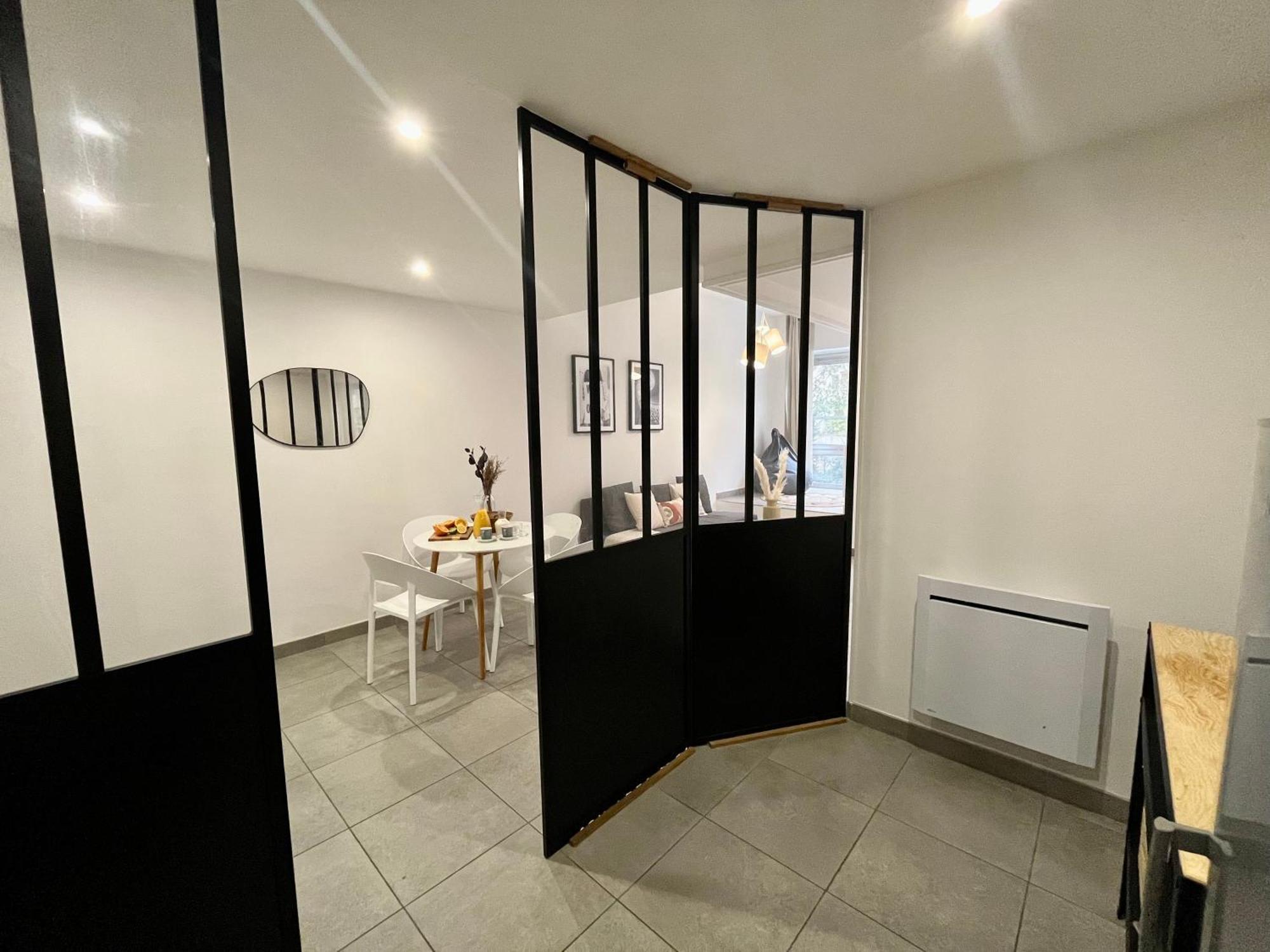 Suite Danbury 里昂 外观 照片