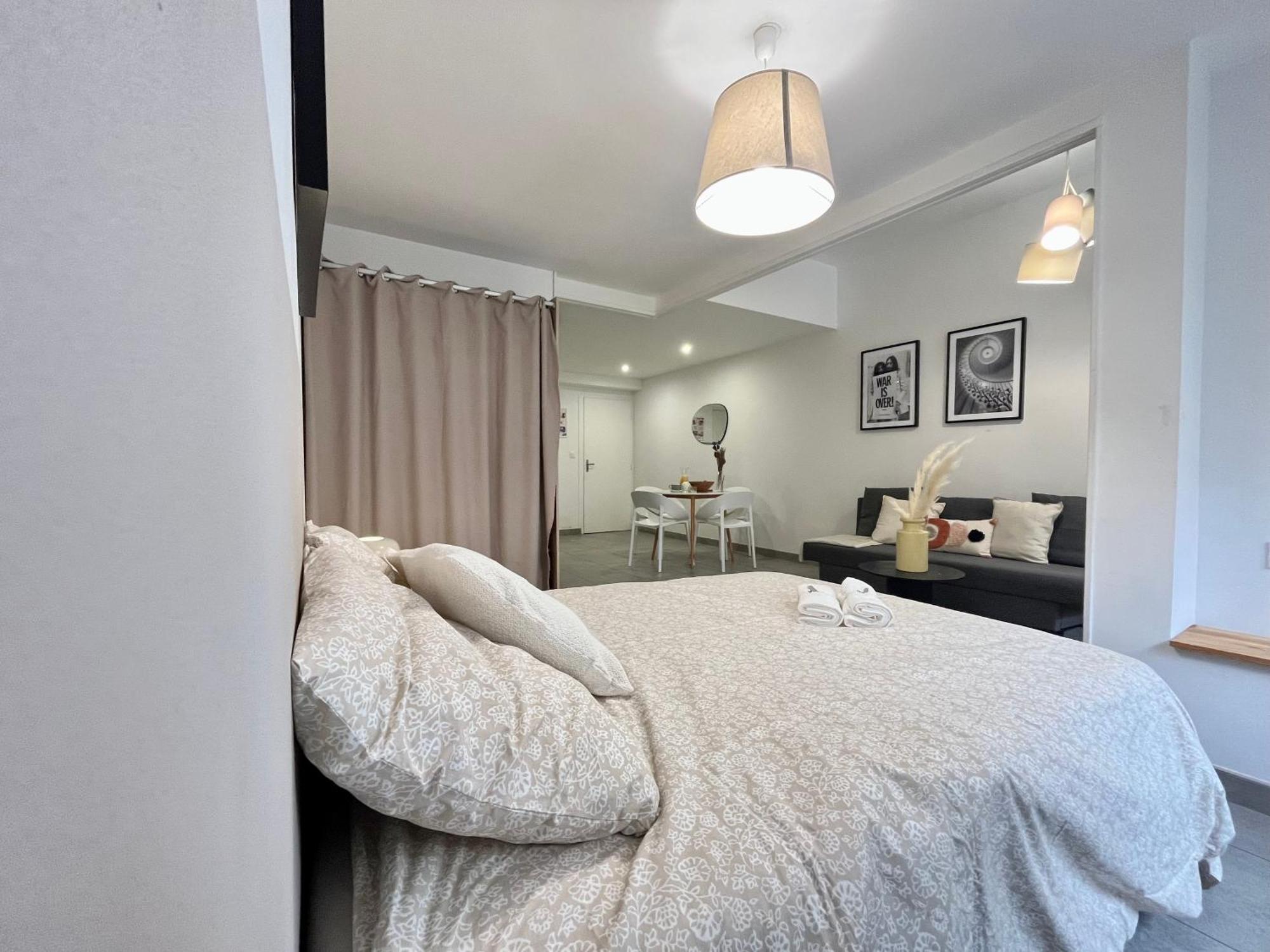 Suite Danbury 里昂 外观 照片