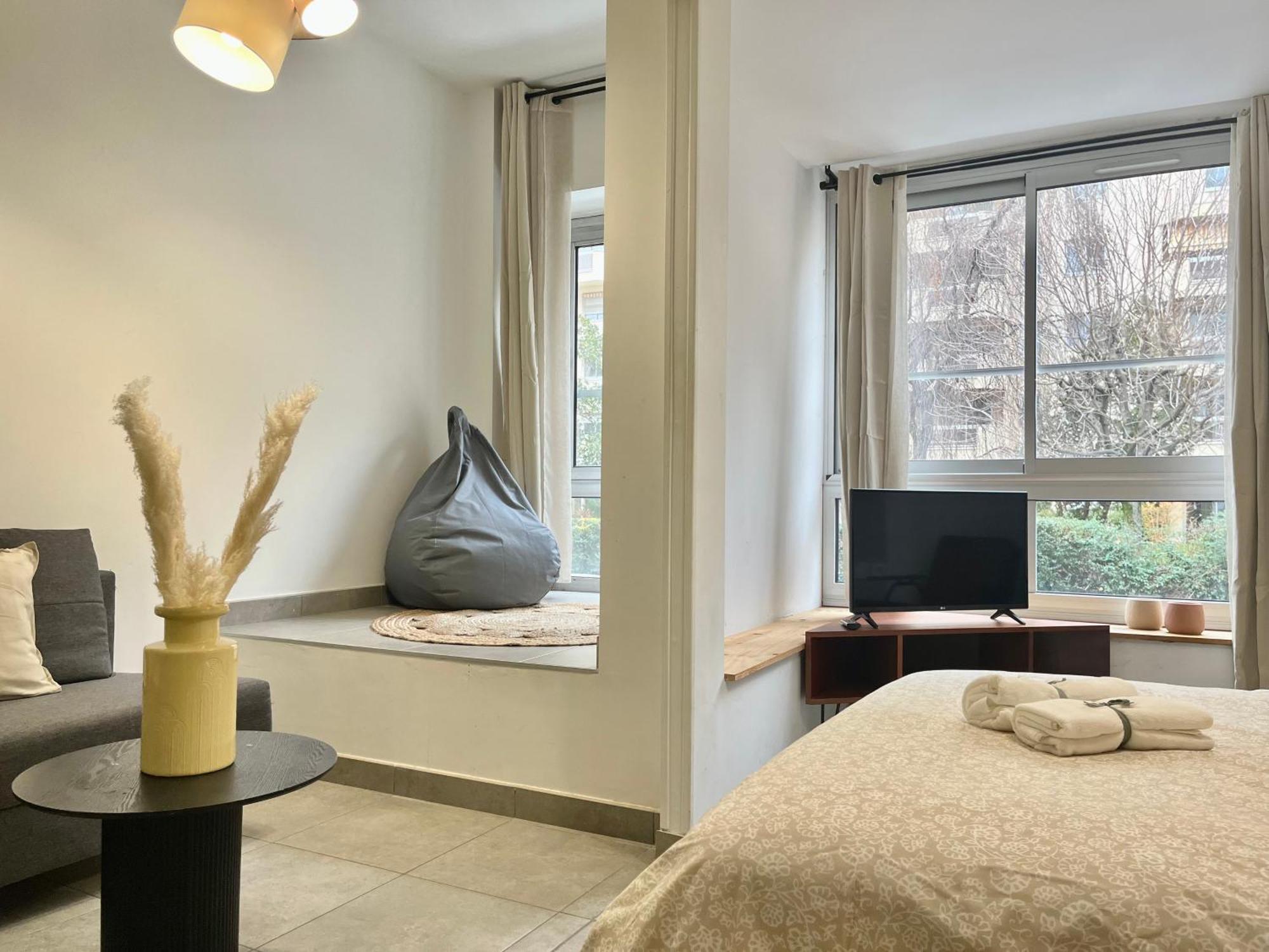 Suite Danbury 里昂 外观 照片