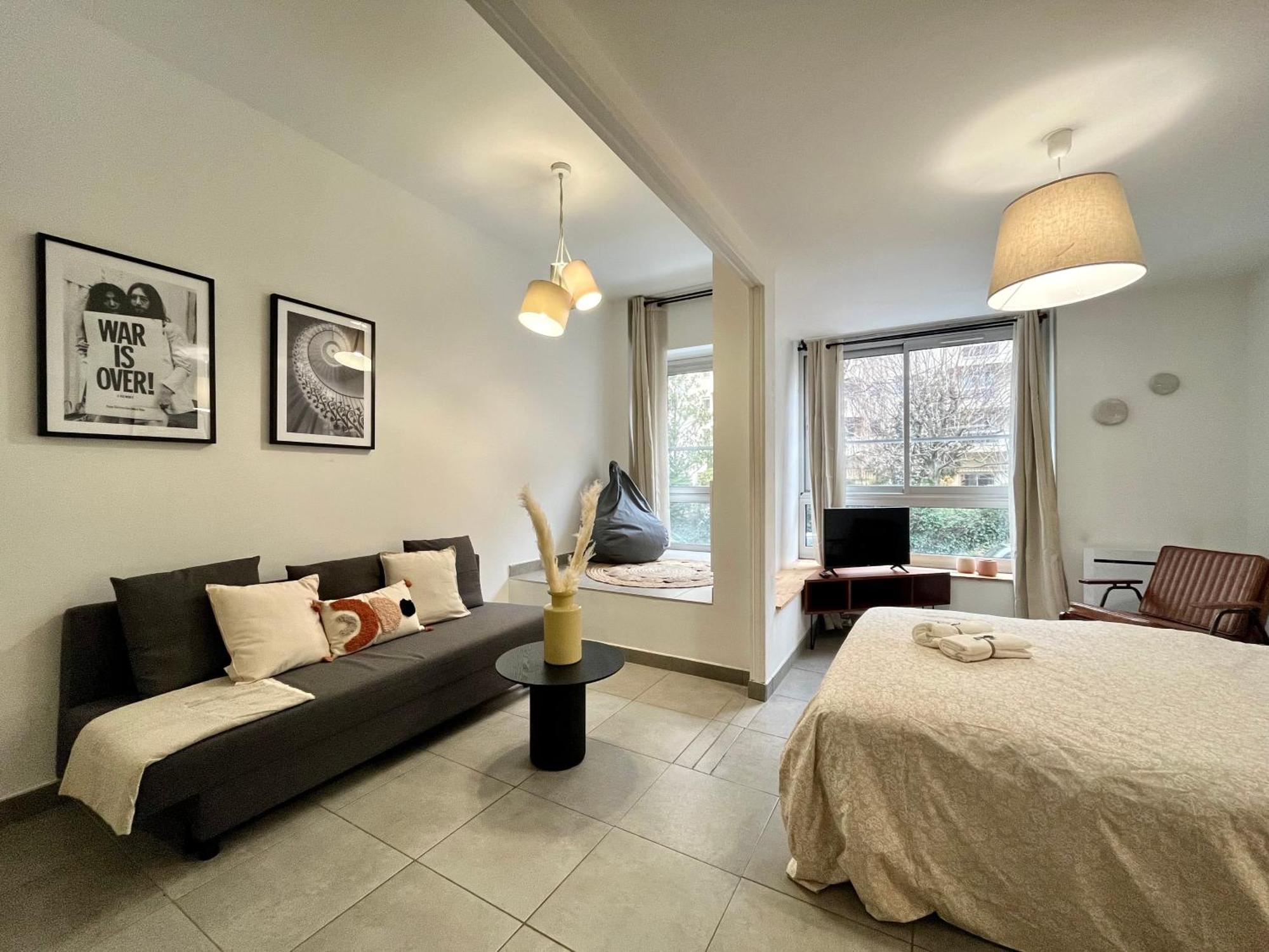 Suite Danbury 里昂 外观 照片
