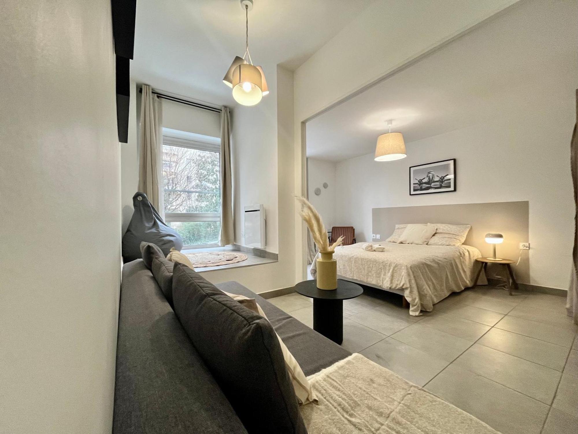 Suite Danbury 里昂 外观 照片
