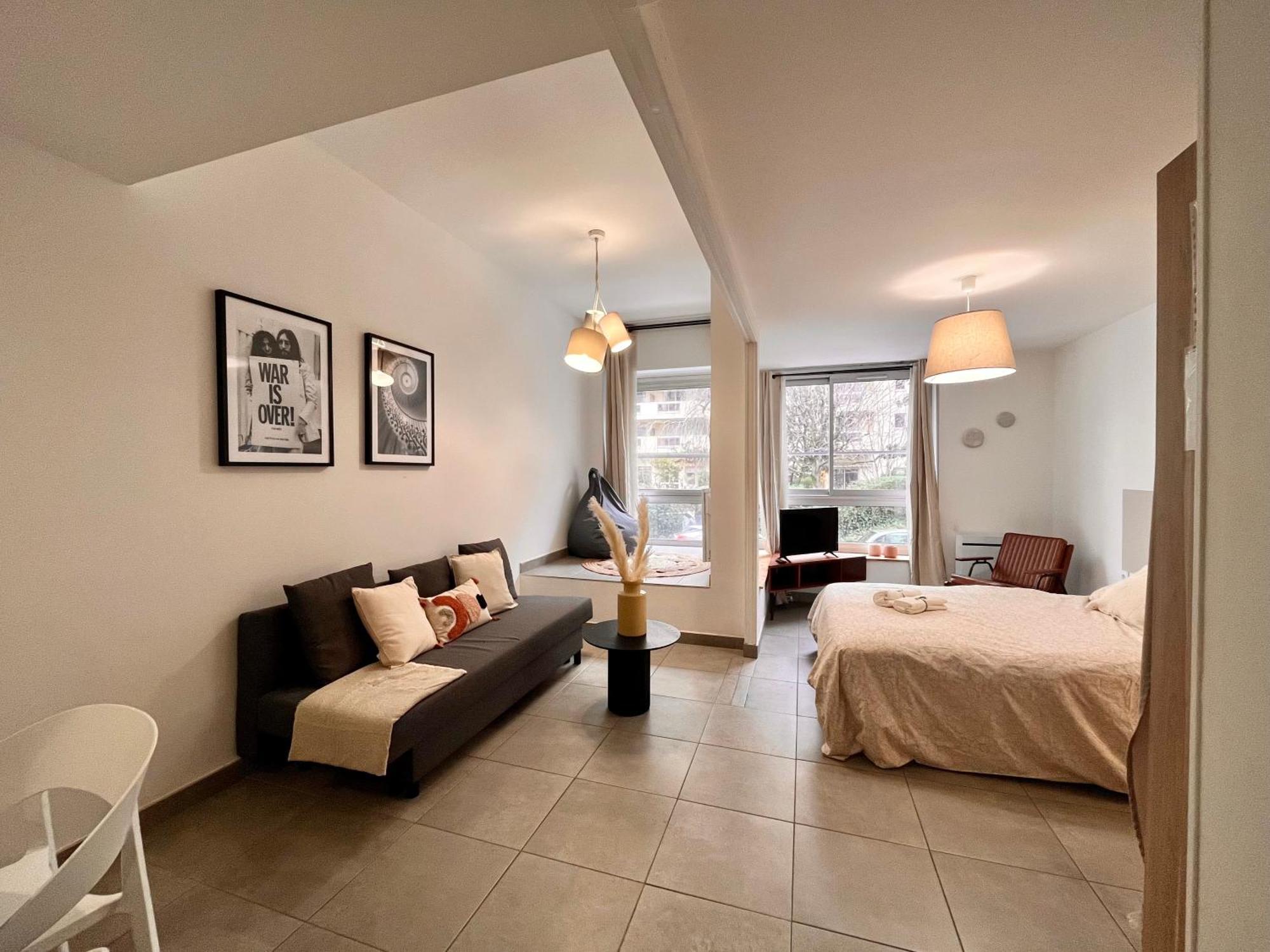 Suite Danbury 里昂 外观 照片